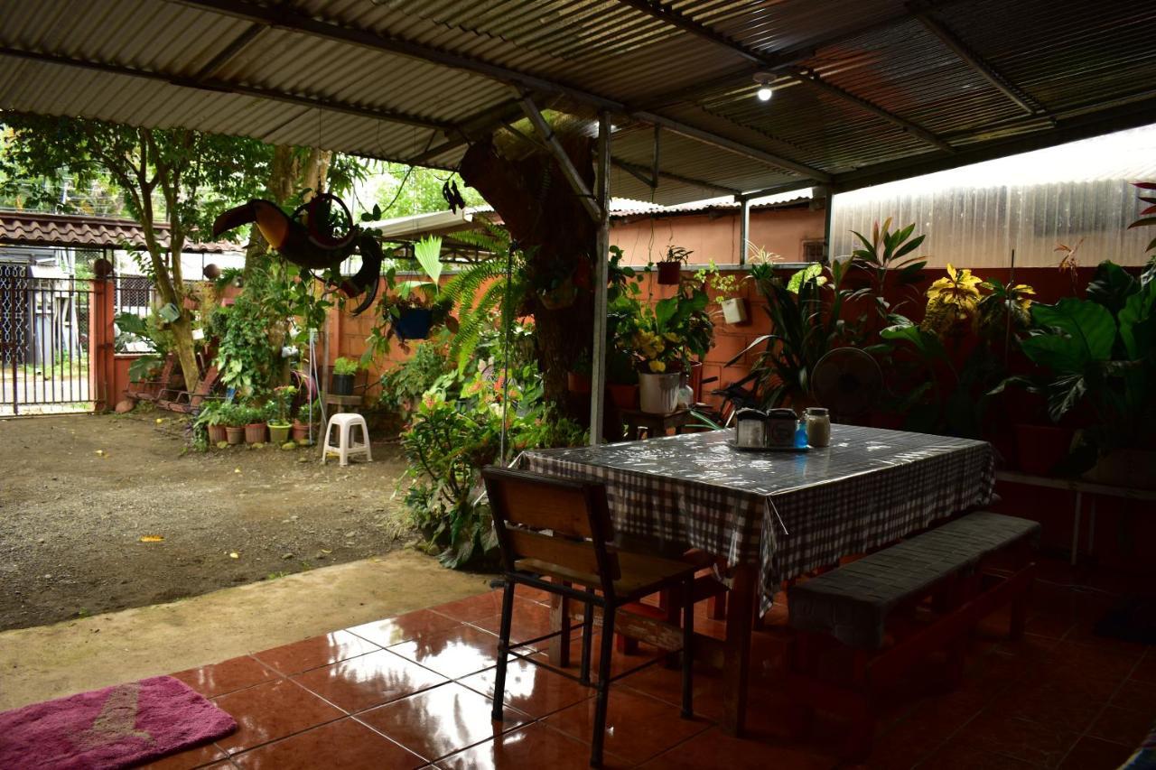 Casa Quepos Hotel Exterior foto
